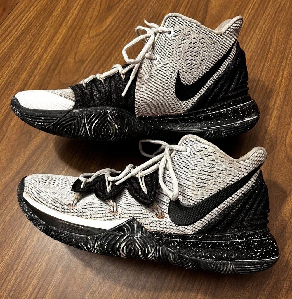 Nike Kyrie 5 White/Black Men's Basketball "Oreo/Cookies & Cream" Sneakers - 9.5